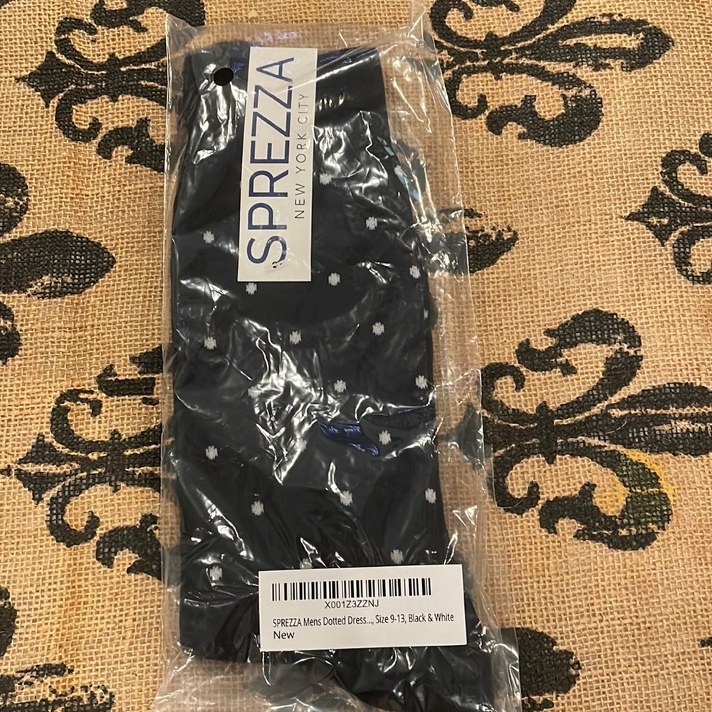 Men’s dress socks black and white NWT 9-13 size
